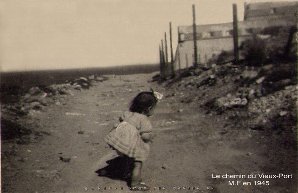 MERS EL KEBIR F MF SUR LE CHEMIN DU VIEUX PORT 1945.JPG